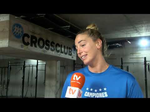 Escalfa motors l’equip de waterpolo femení del Club Natació Sabadell