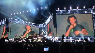One Direction - Intro + Clouds (On The Road Again Tour Adelaide 17/2/15)
