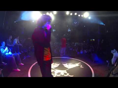 Kensuke vs El Destro - Semifinal - Red Bull Batalla de los Gallos 2013 (Oficial)
