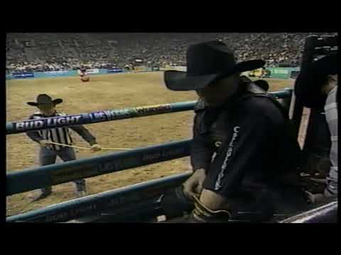 Curly Sue bucks Mark Cain - 97 PBR Finals