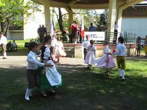 Taneční vystoupení na oslavě 1. Máje - Čermákovy sady Rakovník 1. května 2012