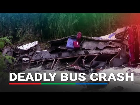 Peru bus crash kills 25, injures 13