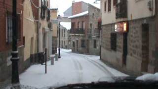 preview picture of video '10-1-2010 Calles de Burgohondo nevando'