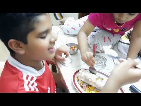 jabir eating putt ice cream😋😋😋😋