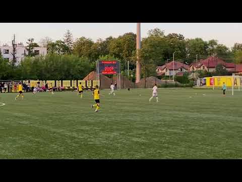 2010 liga 9 kolejka KS Łomianki - Gigant Smile (1 połowa)