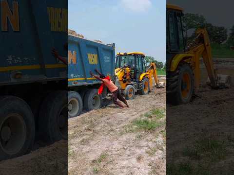#shorts :- Tata Truck stuck in Mud JCB Push Them #shortvideo #short #ytshorts #ytshort