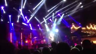 Jag klär av mig naken