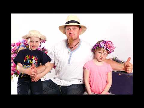 Mārtiņš Bergmanis un Ilze Gromova - Pietupties