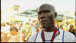 preview picture of video 'Kenyan wins Duke City marathon'