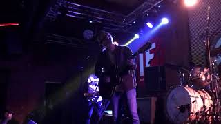 Yüzyüzeyken konuşuruz sandal