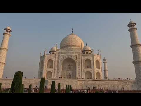 My Daughter too excited for Taj Mahal #agra #tajmahal #familytrip #redfortagra  #fatehpur #sikri