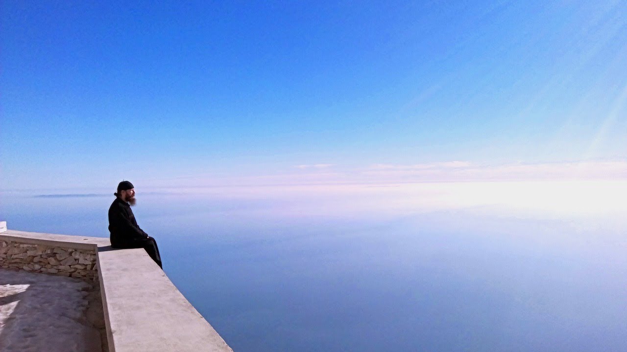 19.11.2021. У 21:30, ВЕЧЕ СА О. ДЕЈАНОМ КРСТИЋЕМ