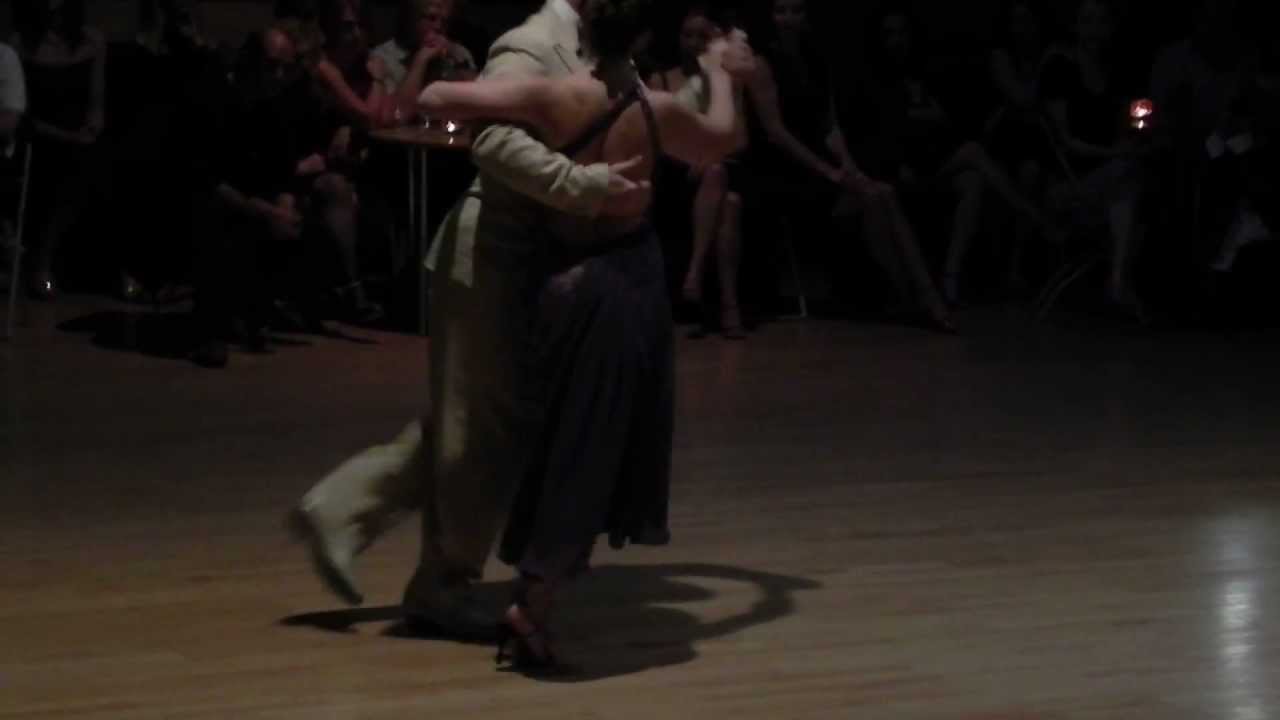 Diego Converti & Graciela Gamba   El nene del Abasto   D´Arienzo   Echague   Milonga Corrientes   Londres   26 11 2011