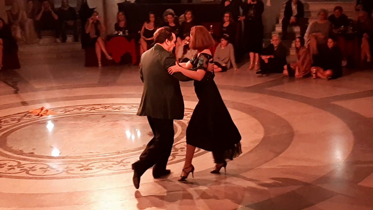 Esibizione di Chicho Photos Frumboli e Juana Sepulveda in Rie Payaso Juan D'Arienzo