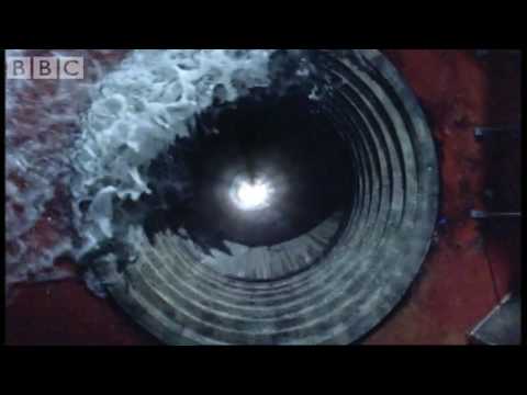 The Doctor vs Empress Racnoss - The Runaway Bride - Doctor Who - BBC