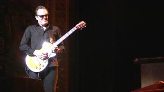 Joe Bonamassa performs "Who's Been Talking?" in HD at Sydney's State Theatre on 05/10/12