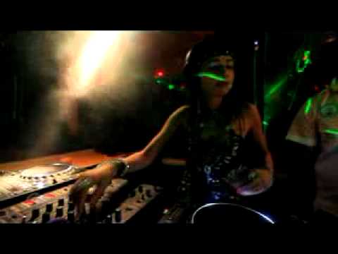 DJ Sonee(Poised Diva) live in MAURITIUS
