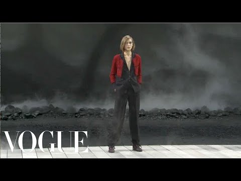 Chanel Ready to Wear Fall 2011 Vogue Fashion Week Runway Show