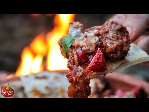 Ultimate Chili Con Carne! - Cooking in the Forest