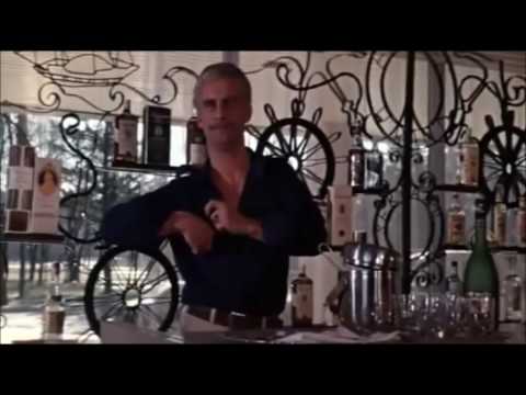 Кольцо из Амстердама (1981).  Сцена в баре.