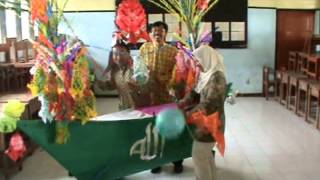 preview picture of video 'Peringatan Maulid Nabi SMPN 1 Singojuruh 2012 Disk2'