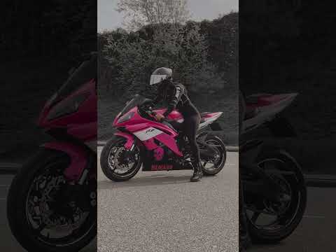 Are you an alien to? #bikelife #pinkbike #bikergirl #yamaha