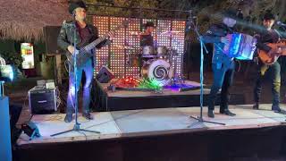 Entre Hierba Polvo y Plomo Music Video