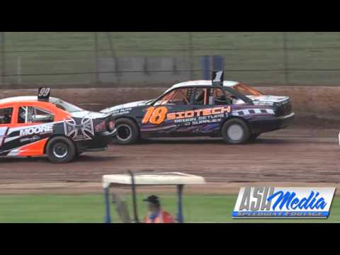 Modified Sedans: Mark Carlin Backs It In - Kingaroy Speedway