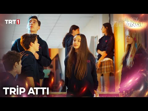 Zeynep, Yiğit Efe’ye küstü! 😔 - Kod Adı Kırlangıç 30. Bölüm @trt1