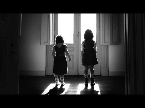 Cuatro Pesos de Propina - Como un Rio (Video Oficial)