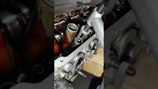 איך לפרק שסתומים של ראש מנוע, פירוק שסתומים של ראש מנוע