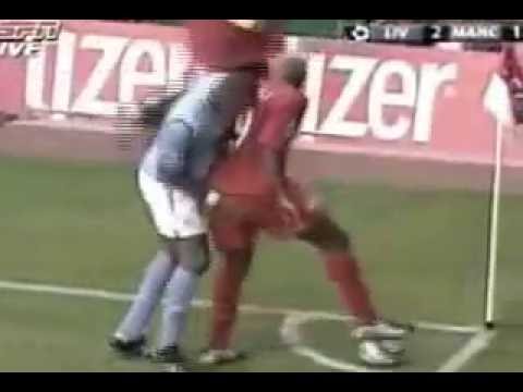 Djibril Cissé - Nutmeg - Liverpool vs Man City