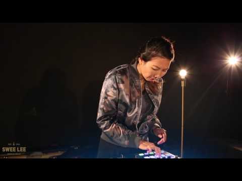 Native Instruments Traktor Kontrol S8 DJ Controller