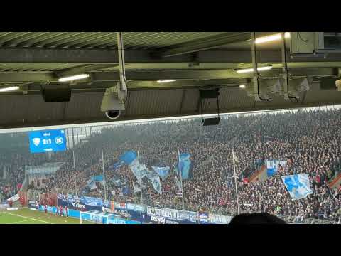 [2-2] VfL Bochum - Karlsruher SC 20.12.2025  Die Ostkurve beim Spiel gegen KSC, Torjubel + Support
