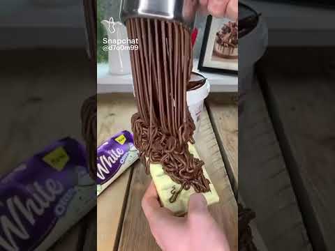 putting Nutella on the white chocolate 🍫