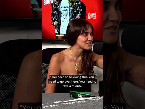 @JesseJoStark l on her relationship with @yungblud 🖤❤️‍🔥🖤 #jessejostark #yungblud #shorts