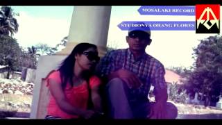 Download lagu Yanus & Mance (Clarita Group) - Iwa Dowa Bowa (Produced by Mosalaki Record).avi mp3