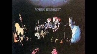 Crosby, Stills, Nash &amp; Young &quot;Wooden ships&quot; LIVE - RARE !!