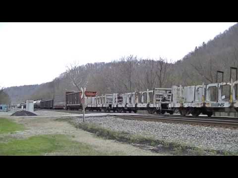 SD60E Leads NS 189