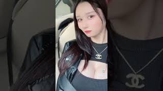 谷間ばかエロお姉さん