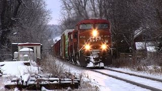 preview picture of video 'CP 8735 at Alliston (27DEC2013)'
