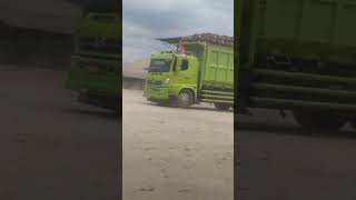 Download lagu HINO 500 GANTENG #remix #dj #djslowedreverbterbaru #djdugemdiskotik mp3