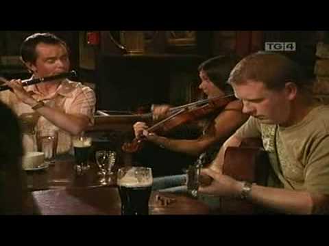Méabh O'Hare, Connor Byrne and Gerard Thompson - Reels
