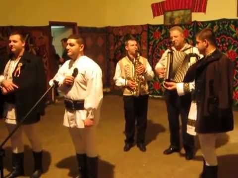 44 - Festivalul de colinde si traditii populare - Pogaceaua - Marian Suciu si grupul de colindatori