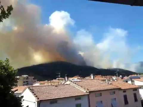 Grosso incendio a Montale (PT)