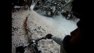 preview picture of video 'Due pazzi, due bici, un sentiero da enduro e tanta neve!!'