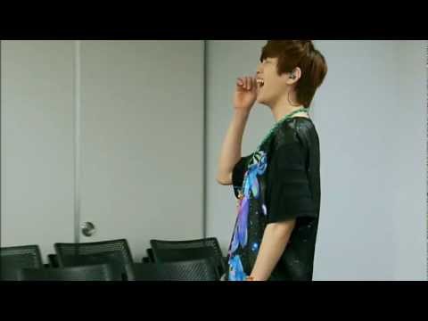 B1A4 Jinyoung and Sandeul singing Chu chu chu Japanese ver.