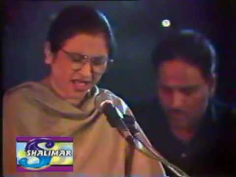 Aaj Bazar Main - Poet Faiz Ahmad Faiz - Nayyara Noor - by roothmens