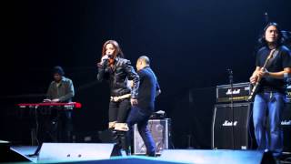 &quot;So Blue&quot; SINOSIKAT Live at the Araneta Coliseum