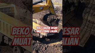 Download lagu large excavator loader for excavated soil #excavator #truck mp3